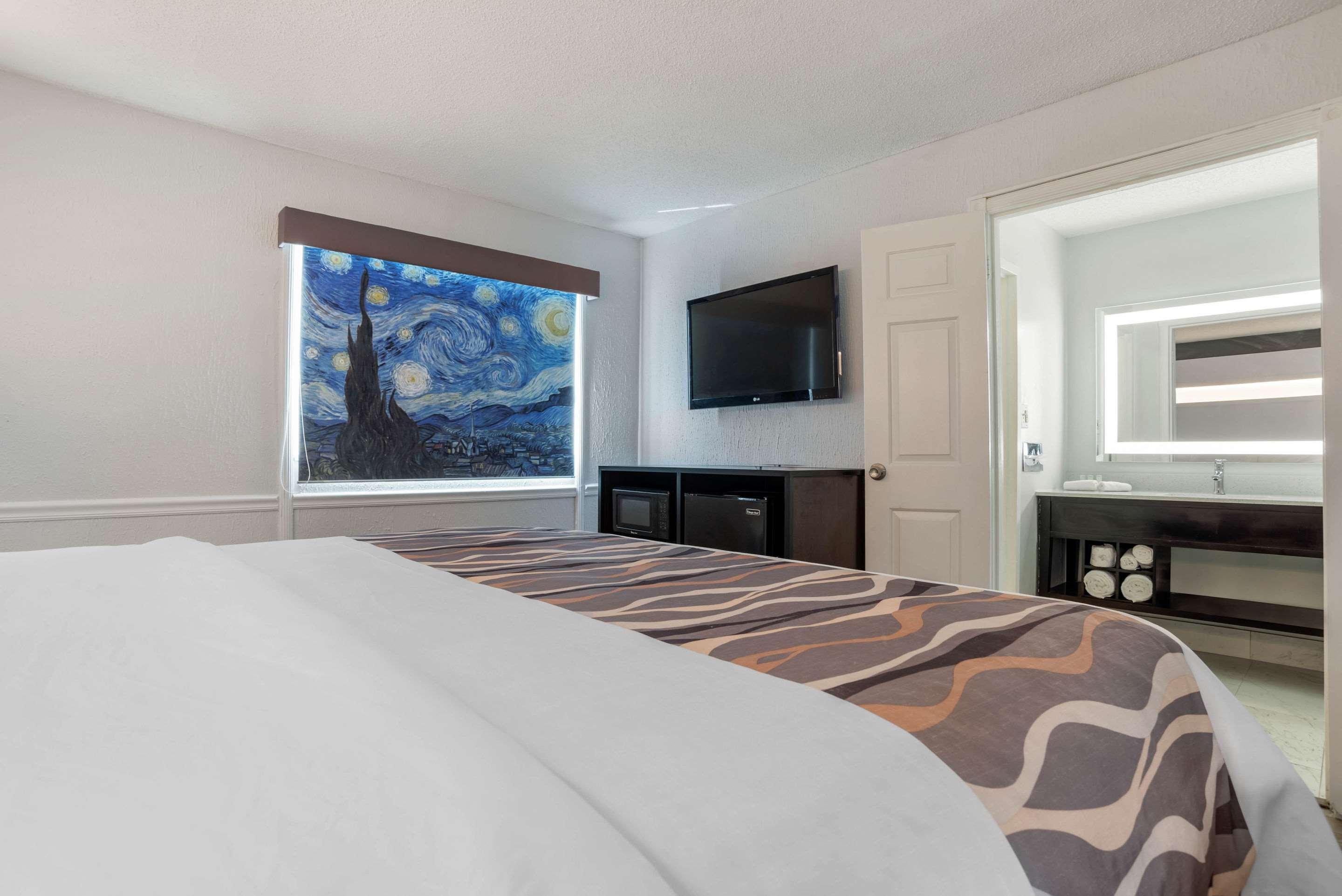 Baymont By Wyndham Montgomery Al Bagian luar foto