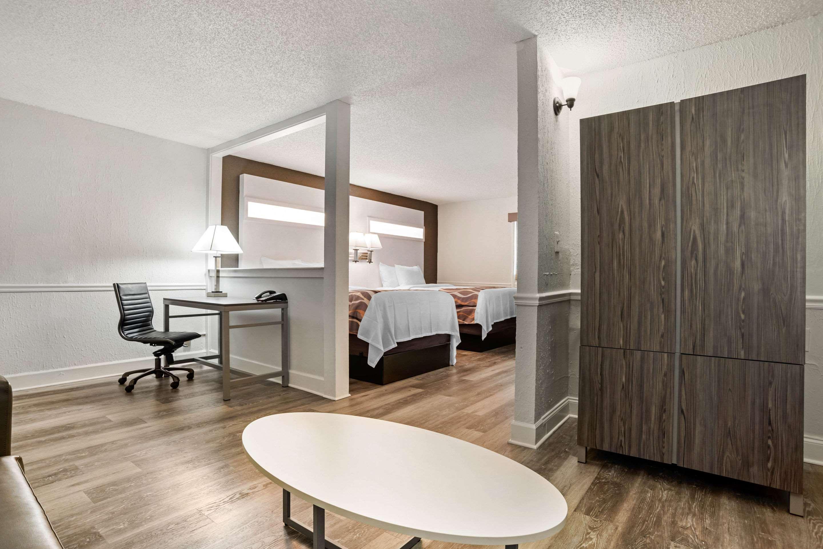 Baymont By Wyndham Montgomery Al Bagian luar foto