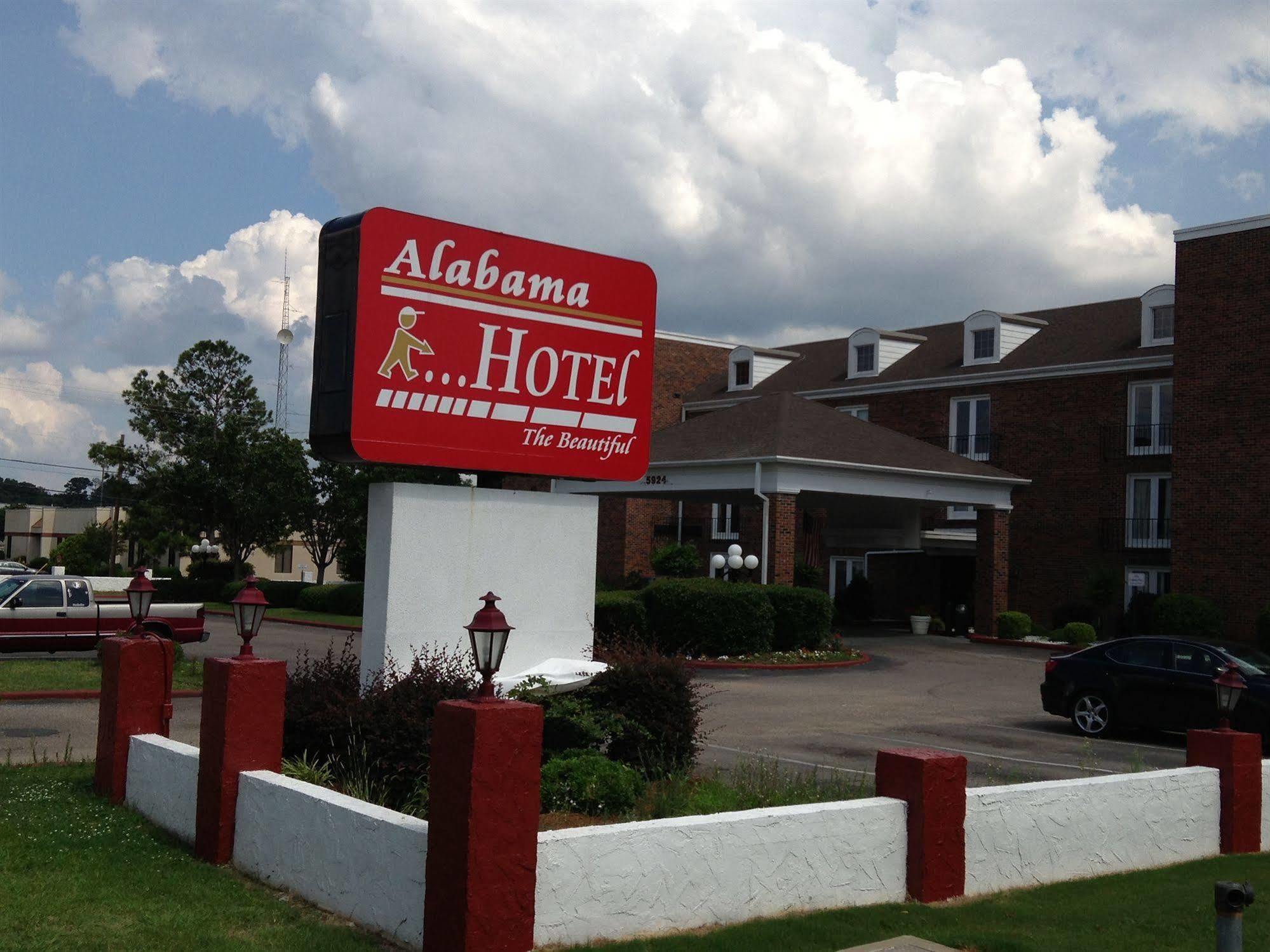 Baymont By Wyndham Montgomery Al Bagian luar foto
