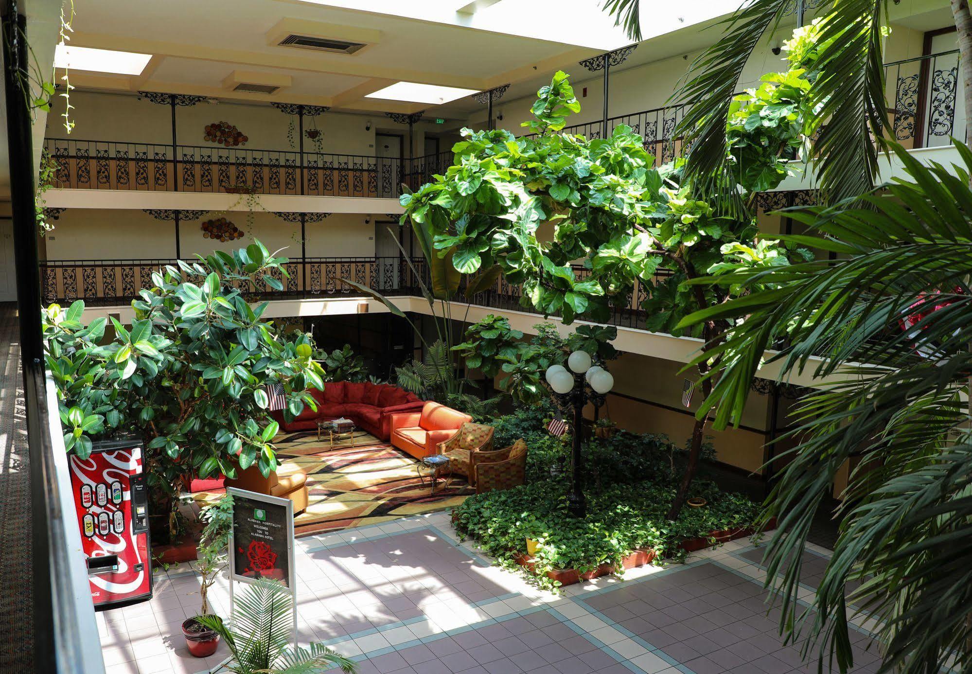 Baymont By Wyndham Montgomery Al Bagian luar foto