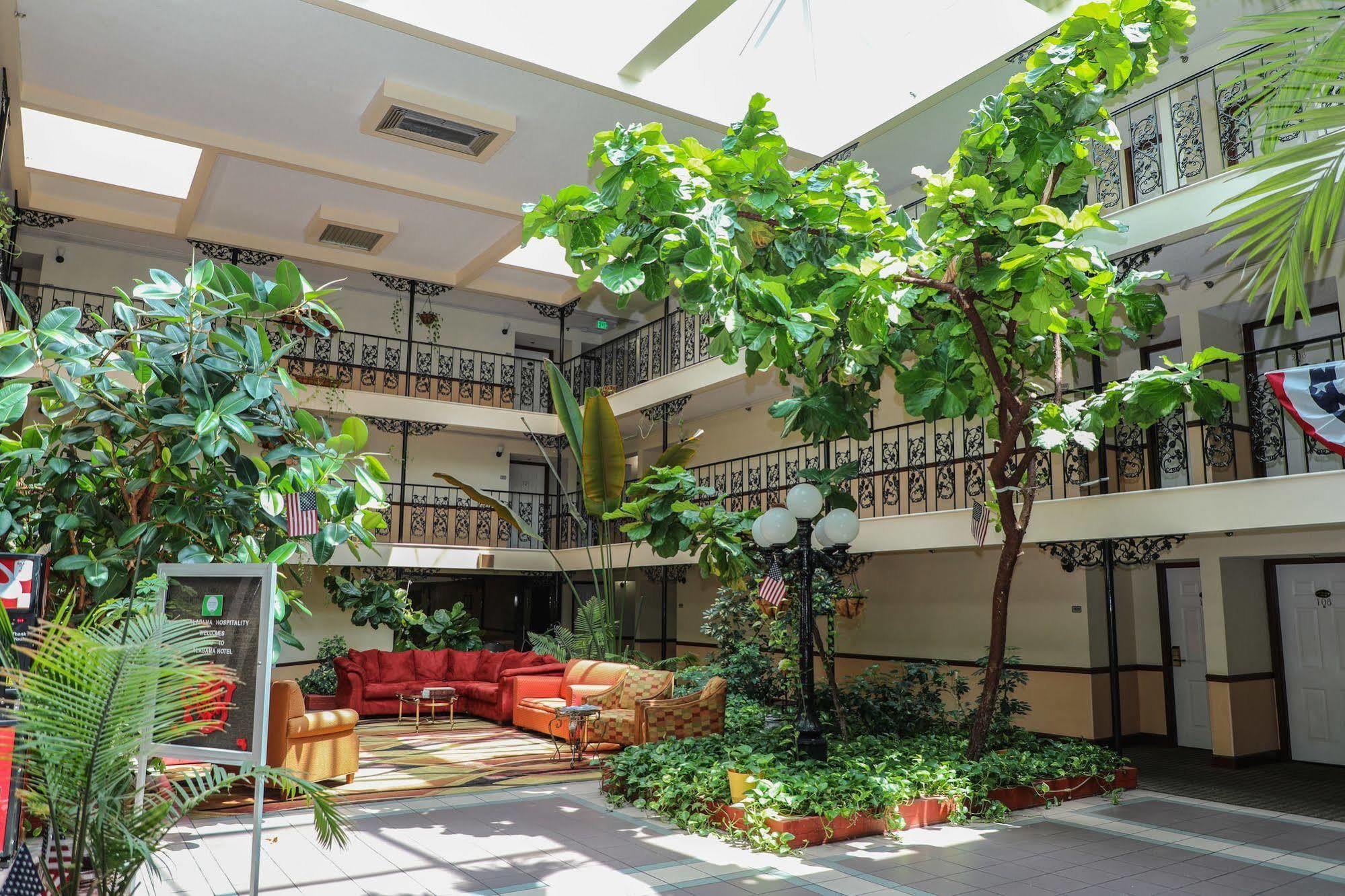 Baymont By Wyndham Montgomery Al Bagian luar foto