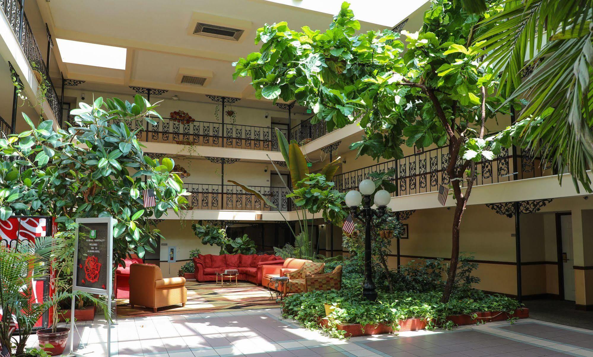 Baymont By Wyndham Montgomery Al Bagian luar foto